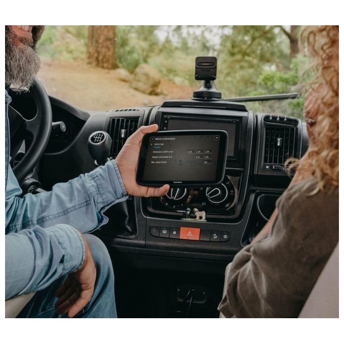 TomTom 1YD7_002_31 GO Camper Max 700 Navigatore per Camper e Roulotte Schermo 7'' Wi-Fi Mappe Mondo Aggiornamenti Mensili Premium Pack colore Nero