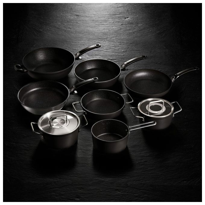 Fissler 156-115-24-000-0 Adamant Pentola 24 cm con Coperchio in Vetro Capacita' 4.9 L in Alluminio Antiaderente Compatibile Induzione colore Nero