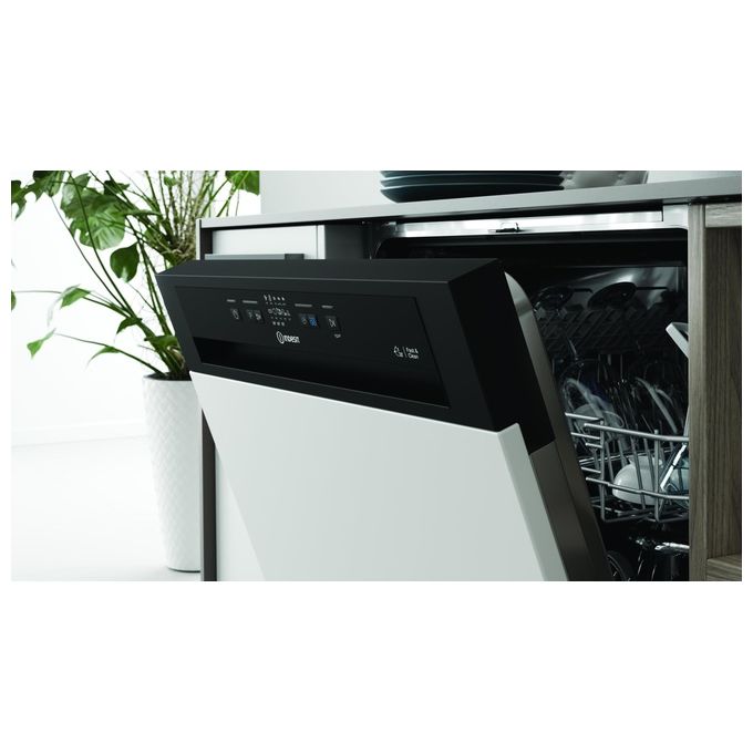 Indesit I3BL634B Lavastoviglie da Incasso a Scomparsa Parziale 14 coperti Classe D 44 dB Touch Display (82x60x55 cm) colore Nero