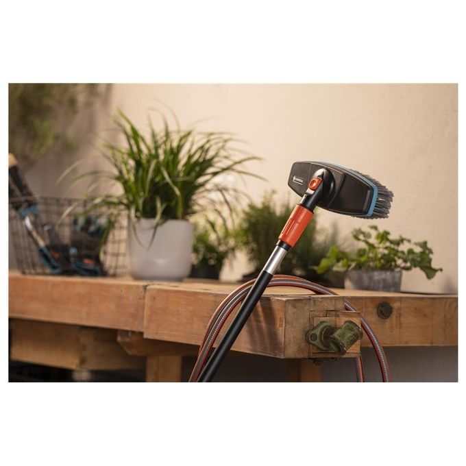 Gardena 18810-20 Cleansystem Soft Spazzola per Tubo da Giardino con Setole Morbide Testa Rotante a 360° in Incrementi da 30° Compatibile con Manico Cleansystem colore Nero-Turquoise