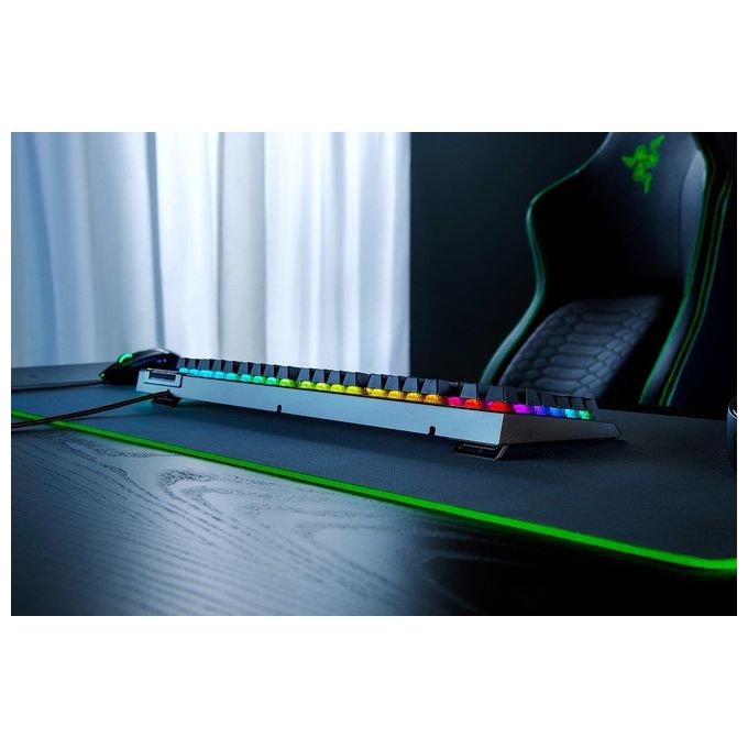 Razer RZ03-04702400-R3H1 BlackWidow V4 X Tastiera Meccanica da Gaming Switch Gialli Lineari Silenziosi 6 Tasti Macro Programmabili Retroilluminazione RGB Chroma QWERTY IT colore Nero