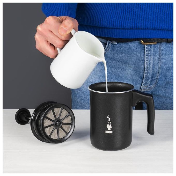 Bialetti Tutto Crema Schiumalatte da 3 Tazze con Colino Doppio per una Schiuma Robusta 0,5Lt Nero