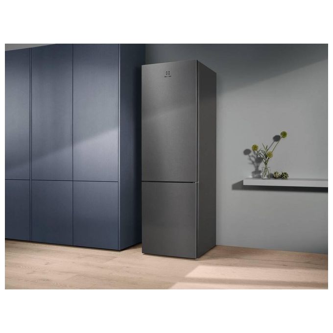 Electrolux LNT6ME36U Serie 600 Frigorifero Combinato 366 L 201 cm Classe E 38 dB Total No Frost colore Inox