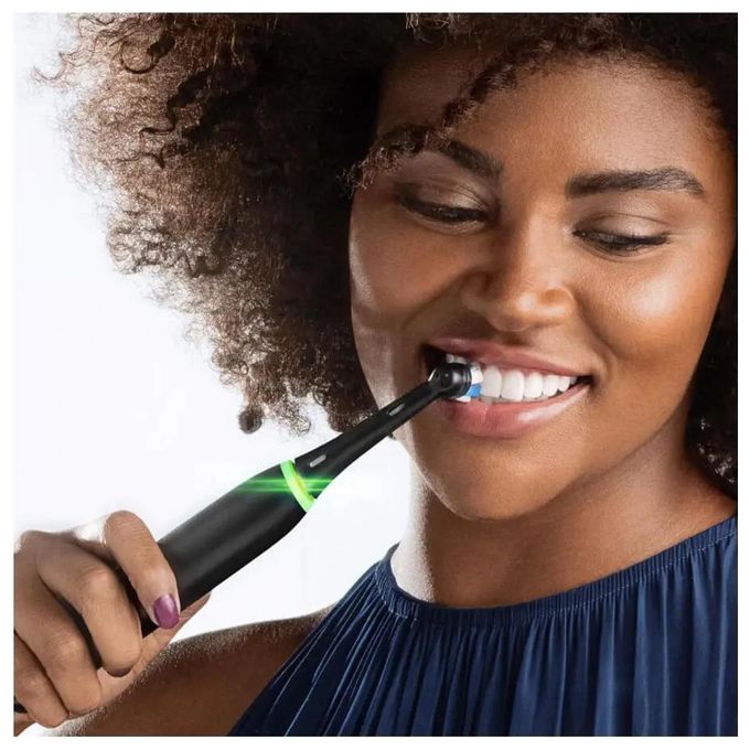Oral-B IO SERIES 5 Spazzolino elettrico a vibrazione 5 modalita' timer 2 min sensore pressione app colore Nero