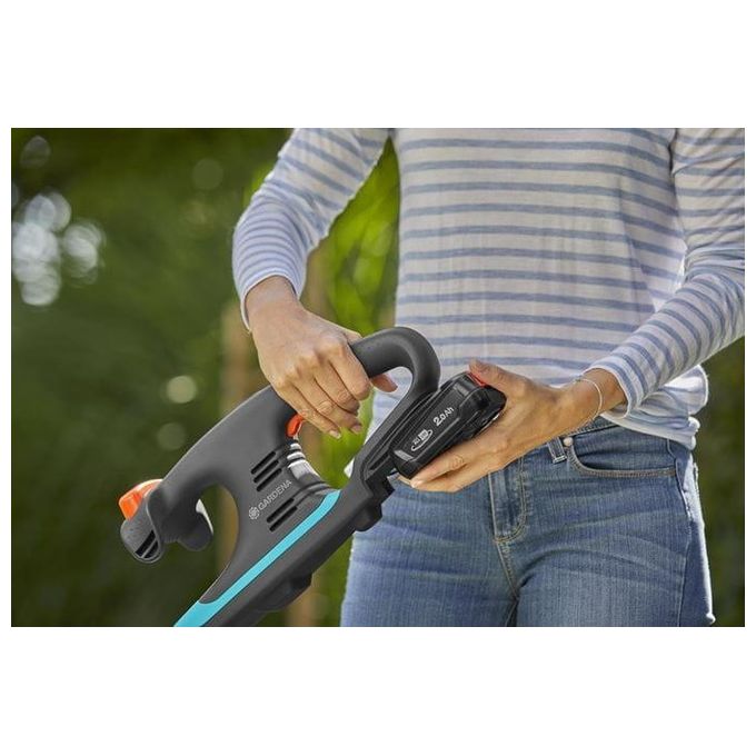 Gardena 14733-55 EasyCut Tagliasiepi a Batteria 40 cm 18V P4A Lama singola 1,95 Kg colore Nero Verde