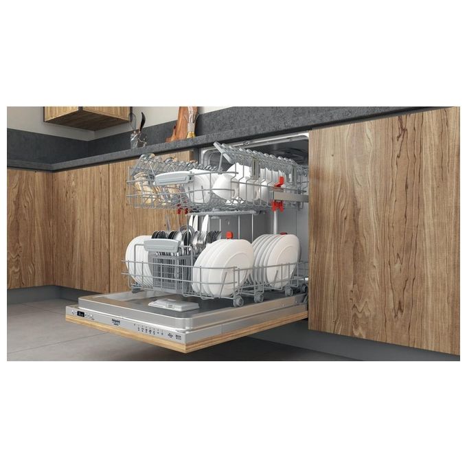 Hotpoint HI 5030 W Lavastoviglie da incasso 14 coperti Classe D 43 dB Motore Inverter AquaStop (82x60x56 cm) colore Argento