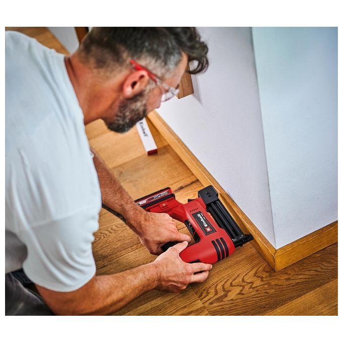 Einhell 4257790 TE-CN 18 Li - Solo Chiodatrice e Graffettatrice a Batteria 18 V Capacita' 300 pz Velocita' 20 colpi-min colore Nero Rosso