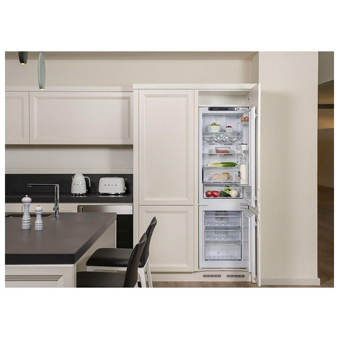 Smeg C8174TNE Frigorifero Combinato da Incasso 254 L 177,5 cm Classe E 38 dB Total No Frost colore Bianco