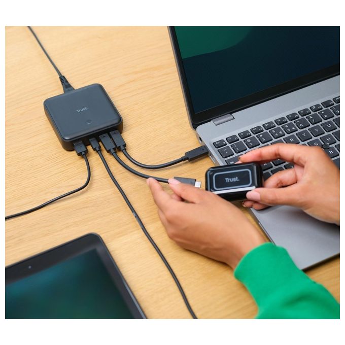 Trust 25242 Maxo Caricabatterie Desktop 100W 3x USB-C 1x USB-A 1,2 m colore Nero