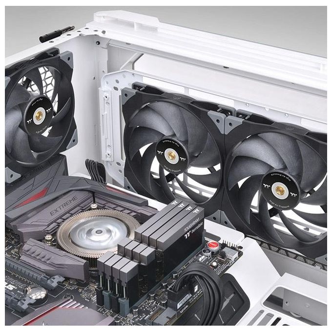 Thermaltake CL-F157-PL14BL-A SWAFAN GT14 Ventilatore per Case PC 140 mm 25 mm 4-pin 500-2000 rpm 36,1 dB(A) colore Nero