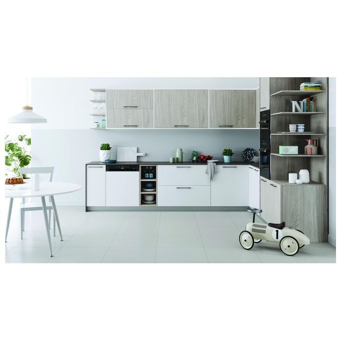 Indesit I3BL634B Lavastoviglie da Incasso a Scomparsa Parziale 14 coperti Classe D 44 dB Touch Display (82x60x55 cm) colore Nero