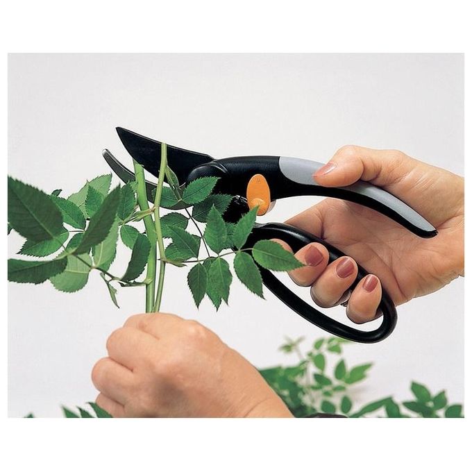 Fiskars Forbici con Lame Bypass Fingerloop P44