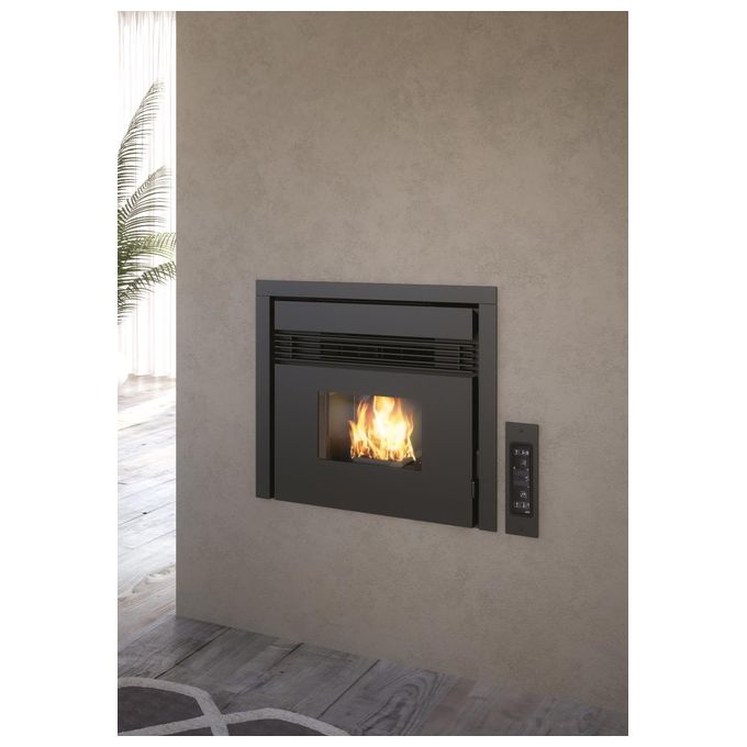 Eva Calor Caminetto ad Inserto a Pellet Modello Prezzemolo 46 7,5Kw