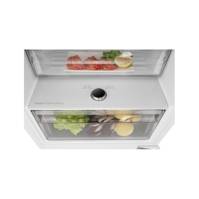 Hisense HBI54250E Frigorifero Combinato da Incasso 252 L 177 cm Classe E 35 dB Total No Frost Wi-Fi colore Bianco