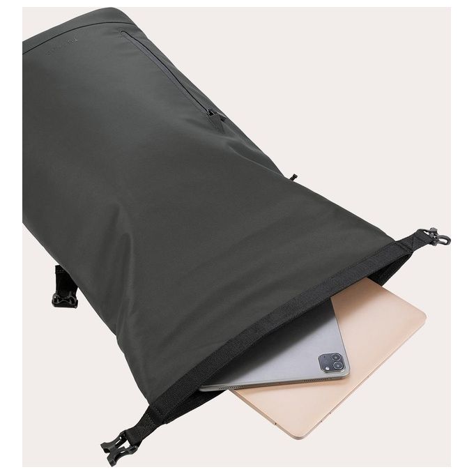 Tucano BKROL15-BK Rollo Zaino Porta PC per Laptop 15.6'' e MacBook Pro 16'' con Chiusura Rolltop in Tessuto Riciclato Water Resistant Spallacci Regolabili colore Nero