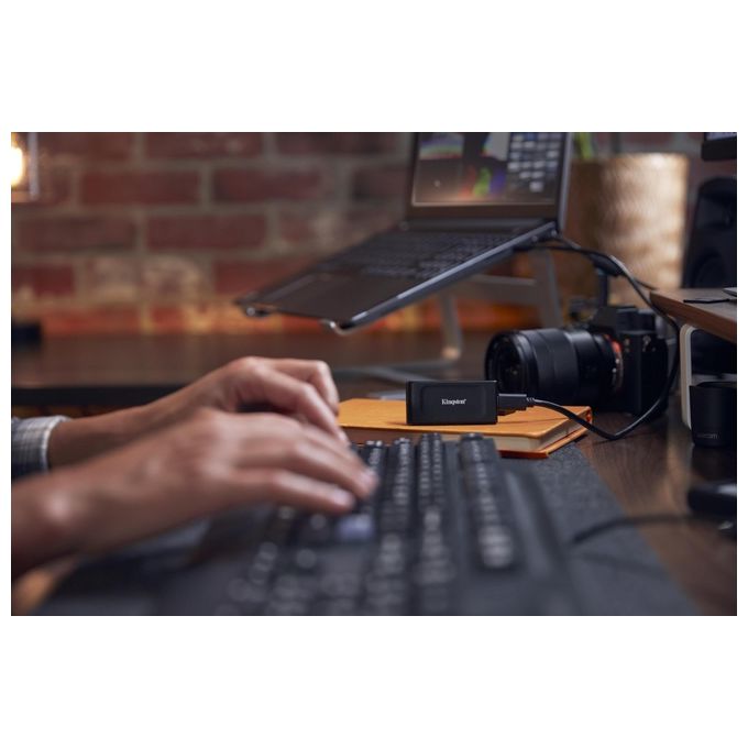 Kingston SXS1000-1000G XS1000 SSD Esterno Portatile 1TB USB 3.2 Gen 2 1050 MB-s colore Nero