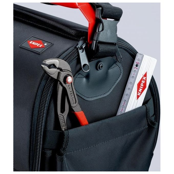 KNIPEX 00 21 08 LE Borsa portautensili LightPack Apribile su entrambi i lati Tessuto poliestere resistente con cerniera e chiusura a strappo Maniglia in acciaio con soft-grip Tracolla regolabile con tasca per cellulare Carico max 20 Kg colore Nero e Rosso