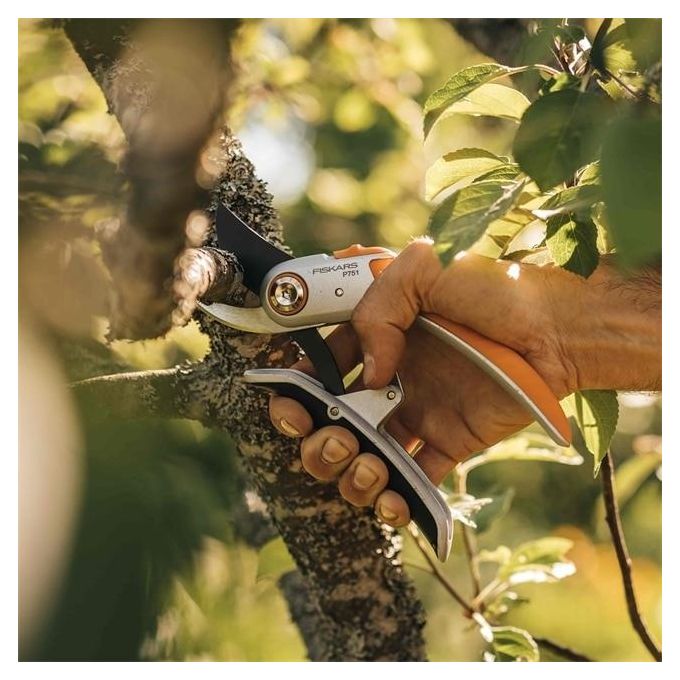 Fiskars Cesoie da Potatura Bypass Plus P751