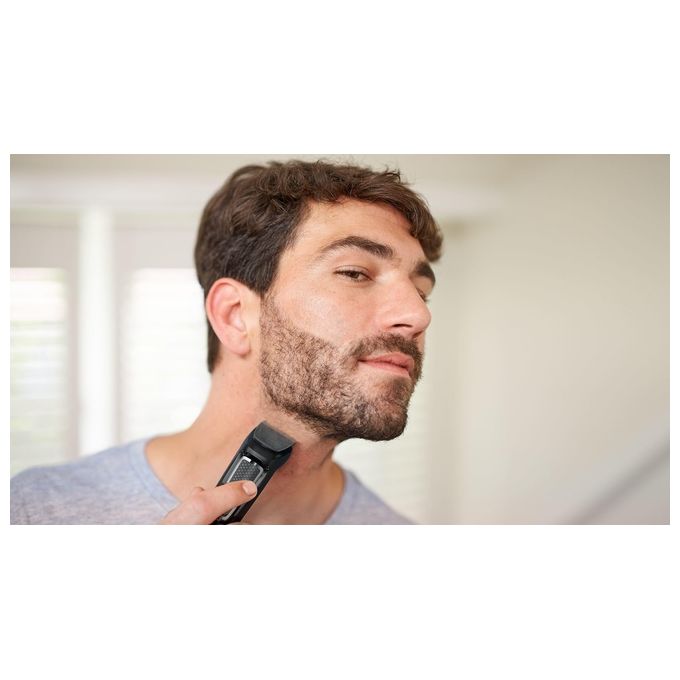 Philips MG3740-15 MULTIGROOM Serie 3000 Regolabarba 9 in 1 lame autoaffilanti acciaio inox autonomia 60 min colore Nero