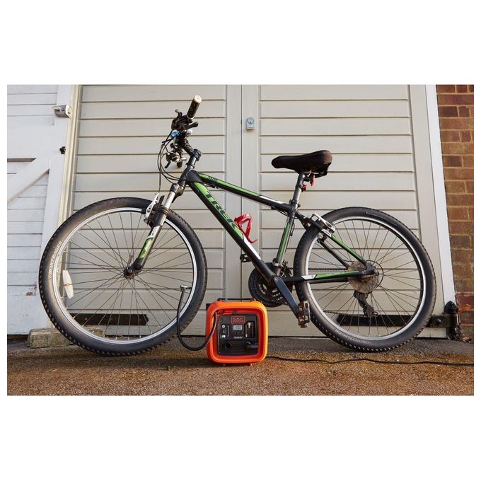Black+Decker Compressore Portatile 12V 11 Bar Max con Display Digitale e Accessori per Gonfiaggio