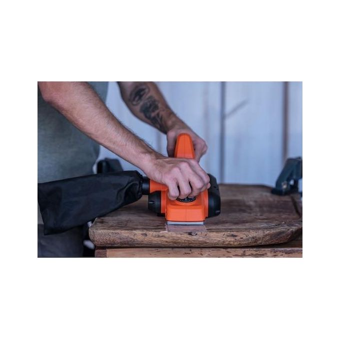 Black and Decker BEW712-QS Pialletto Elettrico 710 W Profondita' di Taglio Max 2 mm Larghezza di Piallatura 82 mm con Aspirazione Polvere colore Arancione
