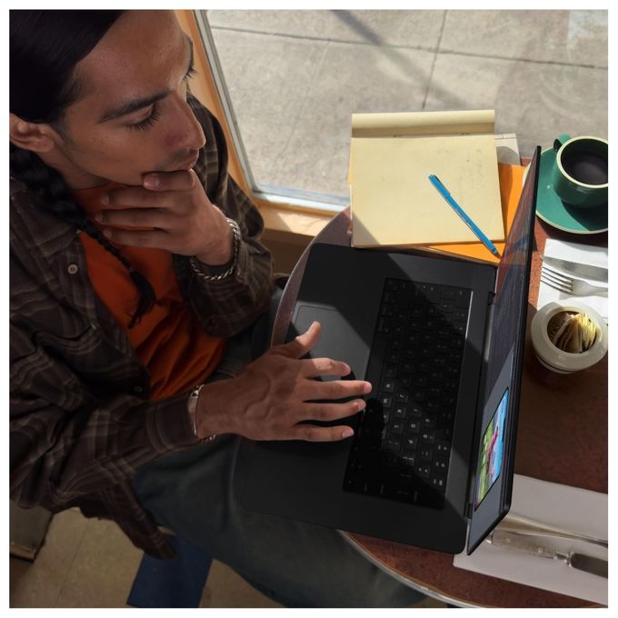 Apple MRW73T-A MacBook Pro 16'' M3 Max CPU 14-core GPU 30-core 36 GB RAM 1 TB SSD macOS Sonoma colore Argento