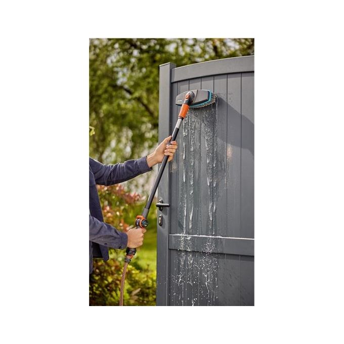 Gardena 18810-20 Cleansystem Soft Spazzola per Tubo da Giardino con Setole Morbide Testa Rotante a 360° in Incrementi da 30° Compatibile con Manico Cleansystem colore Nero-Turquoise