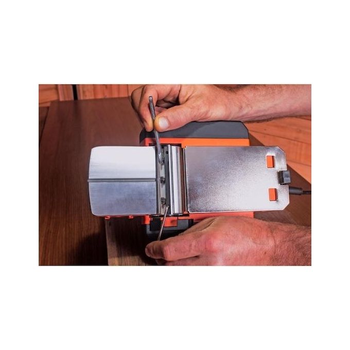 Black and Decker BEW712-QS Pialletto Elettrico 710 W Profondita' di Taglio Max 2 mm Larghezza di Piallatura 82 mm con Aspirazione Polvere colore Arancione