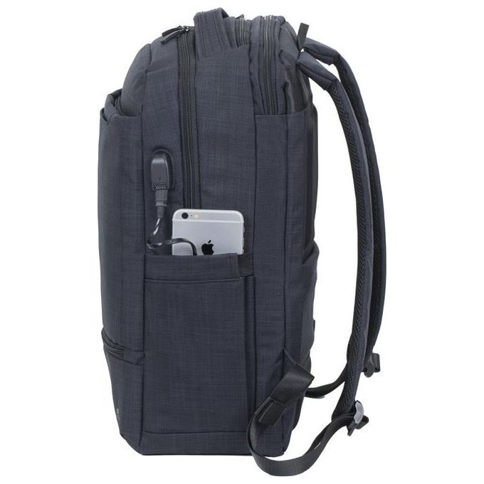 Rivacase 8365 BISCAYNE Zaino per Laptop fino a 17.3'' in Poliestere Nero con Scomparto Imbottito e Porta USB Laterale colore Nero