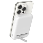 Belkin BPD007BTWH BoostCharge Pro Power Bank Magnetico 8000 mAh 15 W Wireless Qi2 con Supporto Integrato 2 Porte USB-C colore Bianco