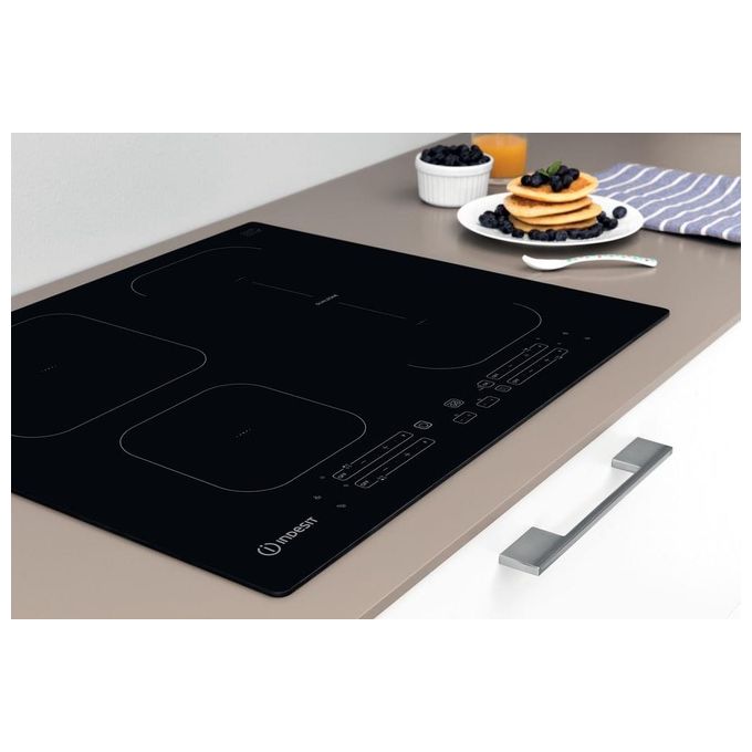 Indesit IB65B60NE Piano cottura a induzione 60 cm 4 zone DualZone PushandGo colore Nero