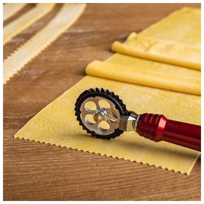MARCATO AT-150-RSO-PW Atlas 150 Macchina per Pasta Manuale con 10 Regolazioni di Spessore e Accessorio Pasta-Wheel Rosso colore Rosso