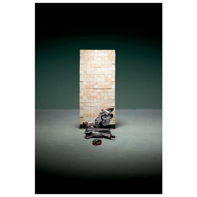 Metabo 614254650 KGS 18 LTX BL 254 Sega a batteria con motore brushless e funzione di trazione 2 batterie 18 V 5,2 Ah colore Nero