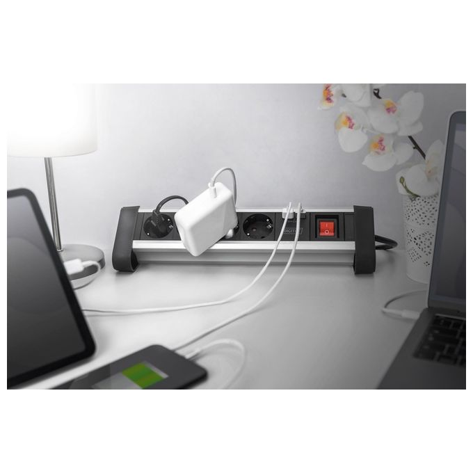 Digitus DA-70614 Ciabatta Multipresa da Ufficio 4 Prese Schuko 2 Porte USB 3680W Cavo 1.5m colore Nero Argento
