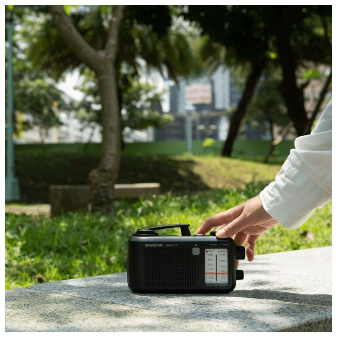 Sangean MMR-77-MB MMR-77 Radio Portatile Analogica FM AM con Manovella Dinamo Torcia Integrata Ricaricabile Antispruzzo Alimentazione Batteria Rete colore Nero