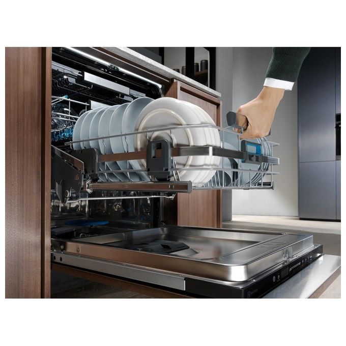 Electrolux KECB7310L Serie 900 Lavastoviglie da Incasso 14 coperti Classe D 44 dB AirDry ComfortLift Motore Inverter (82x60x55 cm) colore Nero