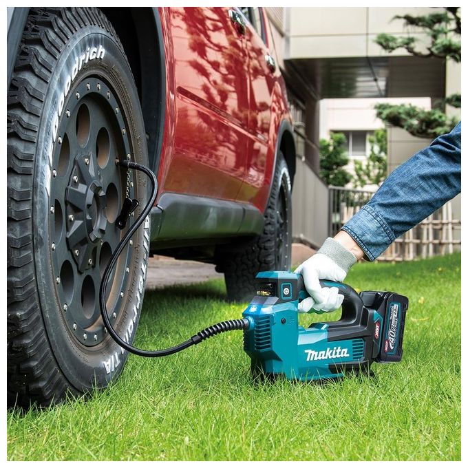 Makita MP001GZ Compressore Portatile a Batteria 40V max 11,1 bar 24 l-min con Display Digitale e Spegnimento Automatico colore Nero Blu
