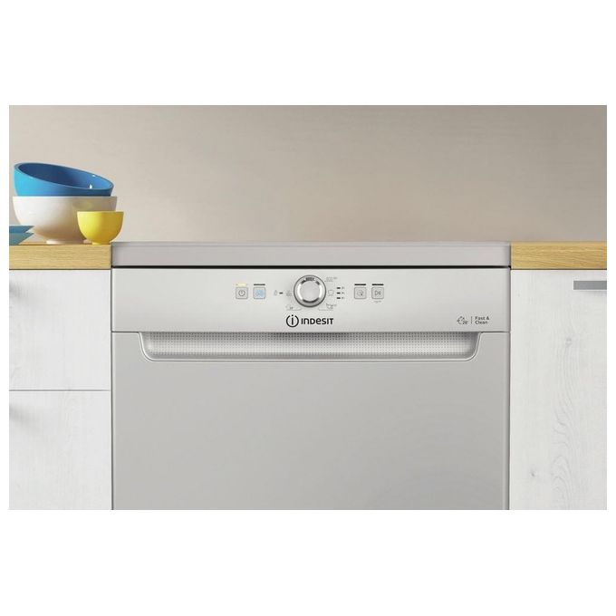 Indesit D2F HK26 S Lavastoviglie Libera Installazione 14 coperti Classe E 46 dB 6 programmi (85x60x59 cm) colore Argento