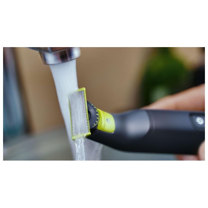 Philips QP6542-15 OneBlade Pro 360 Regolabarba e Rifinitore Viso e Corpo 14 Lunghezze Wet and Dry autonomia 90 min colore Nero