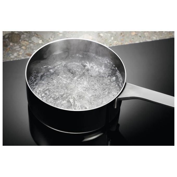 Electrolux EIS62449C Serie 700 SenseBoil - Piano cottura a induzione, 59 cm, 4 zone, funzione SenseBoil, Hob2Hood, Nero