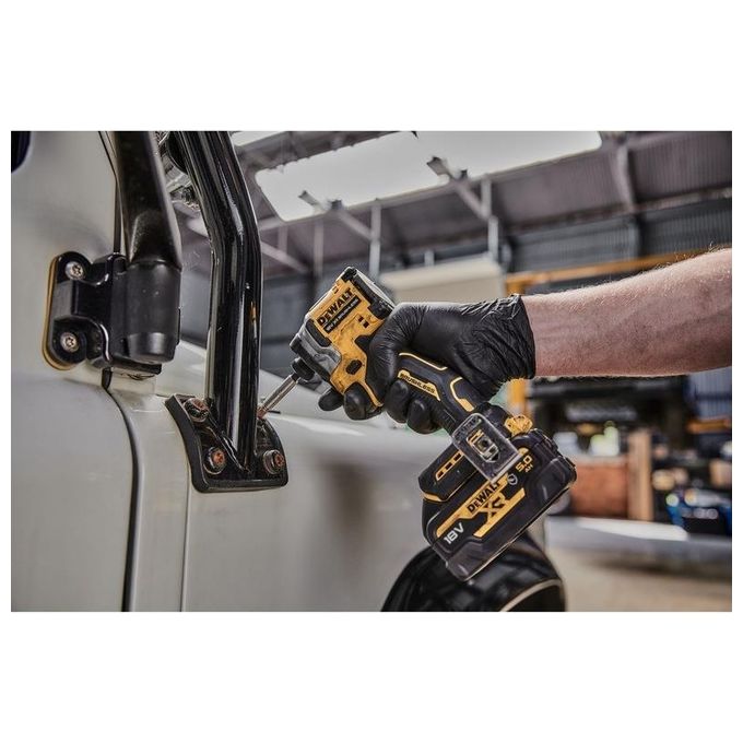 DEWALT DCF850NT-XJ Avvitatore ad impulsi 18V Brushless 3 velocita' 205 Nm attacco 1-4 pollici colore Nero e Giallo