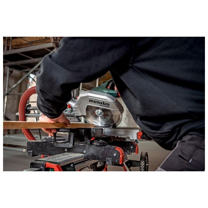 Metabo KGS 254 M Sega con Funzione di Trazione Classe M