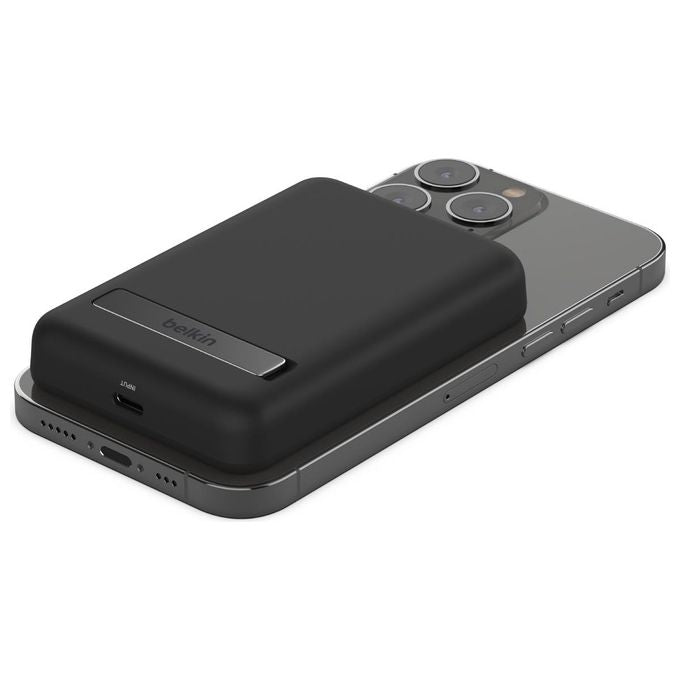 Belkin BPD004 Boost Charge Power Bank Magnetica 5000 mAh con Supporto Integrato e Ricarica Pass-Through USB-C 10 W colore Nero