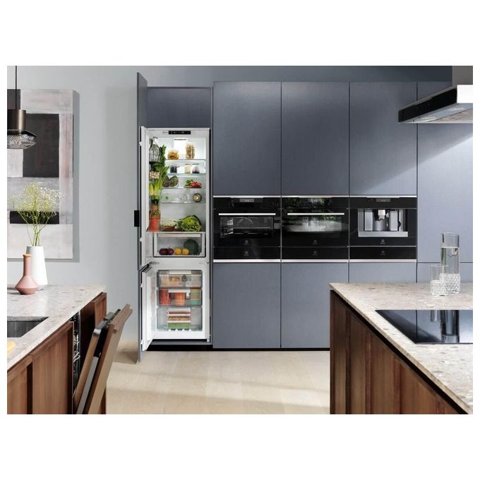 Electrolux KECB7310L Serie 900 Lavastoviglie da Incasso 14 coperti Classe D 44 dB AirDry ComfortLift Motore Inverter (82x60x55 cm) colore Nero