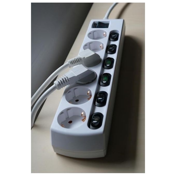 Brennenstuhl H05VV-F 3G1.5 Presa Multipla Commutabile Singolarmente A 6 2mt Bianco