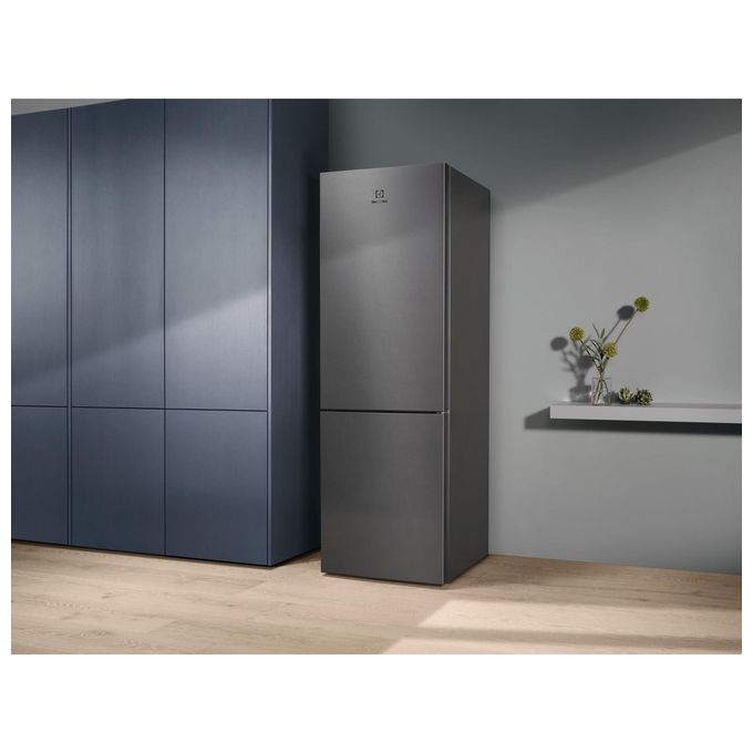 Electrolux LNT6ME32U2 Serie 600 Frigorifero Combinato 330 L 186 cm Classe E 38 dB Total No Frost TwinTech colore Inox