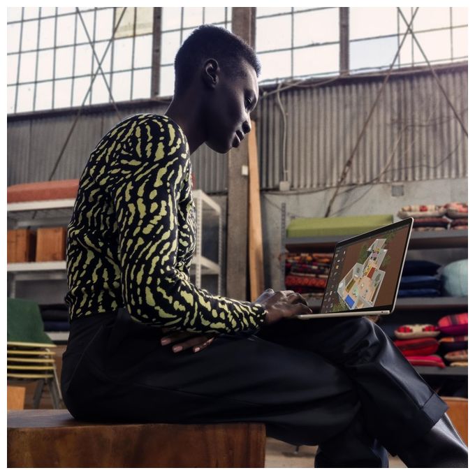 Apple MRXU3T-A MacBook Air 13'' Notebook Chip M3 CPU 8 core GPU 10 core 8GB RAM 512GB SSD Display Liquid Retina 13.6'' Touch ID colore Galassia
