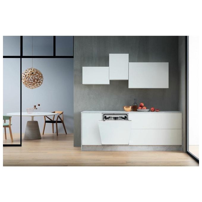 Whirlpool WIC 3C26 F Lavastoviglie Incasso 14 coperti Classe E 46 dB NaturalDry 8 programmi Terzo cestello (82x60x55 cm) colore Argento
