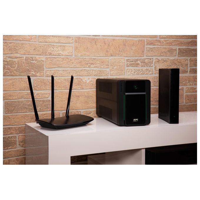 APC BVX1200LI Easy UPS Gruppo di Continuita' 1200 VA 650 W AVR 6 Uscite IEC Linea Interattiva colore Nero