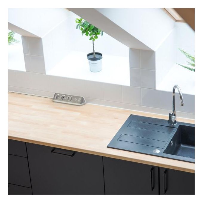 Brennenstuhl Ciabatta Angolare a 4 Prese con Superficie in Acciaio Inox Argento-Bianco